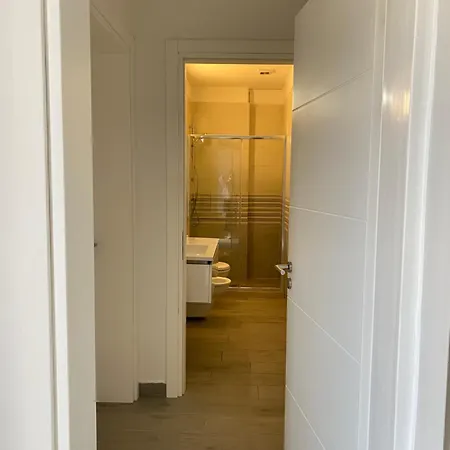 Deluxe Moderna Pensión 3*